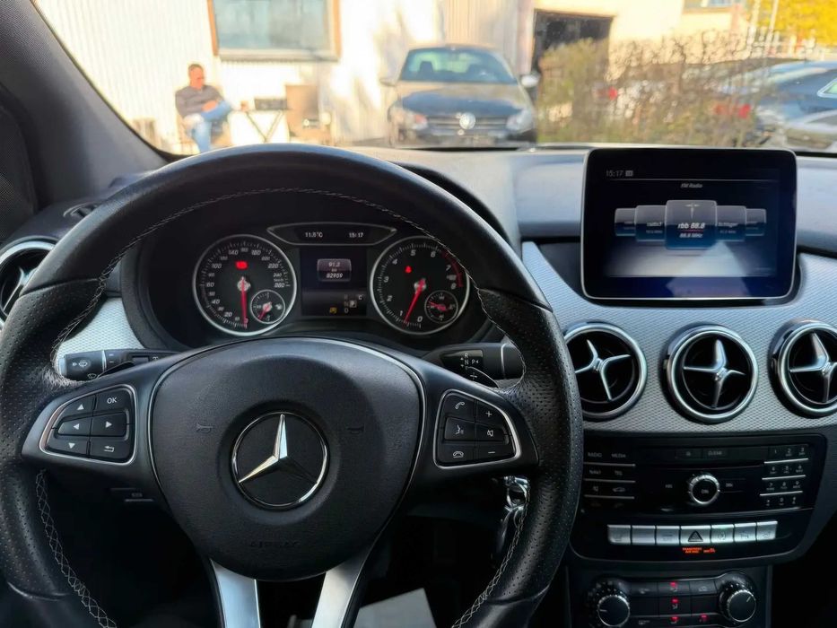 Mercedes-Benz B200      2018