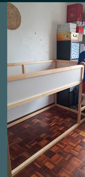Cama Kura ikea como nova com dossel