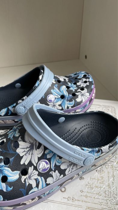 Crocs chodaki w kwiatki W7 (37/38)