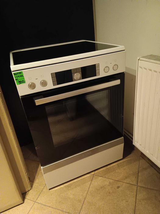 Kuchenka elektryczna z płytą ceramiczną - Bosch