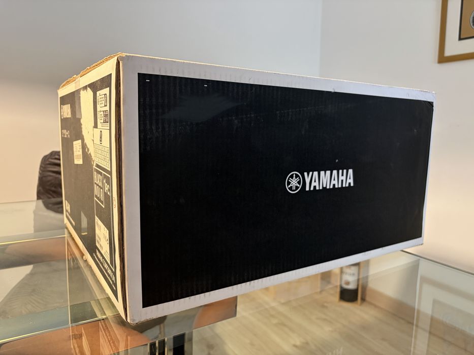 Amplificador Yamaha RX-V4A 5.2 Novo na caixa. Por abrir com factura