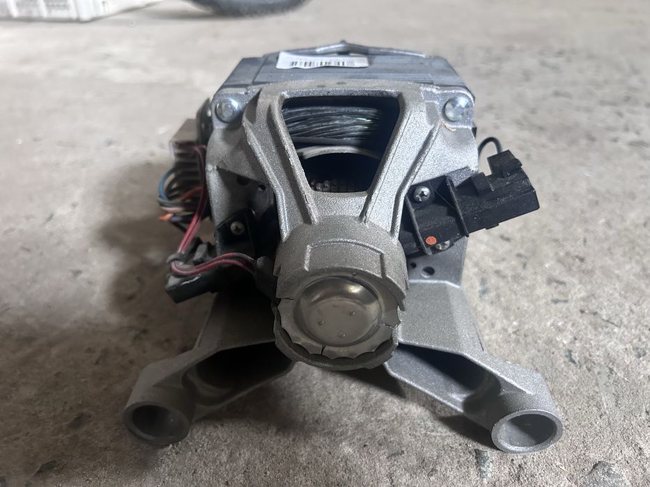 Двигун Мотор до пральної машини Electrolux  70721329