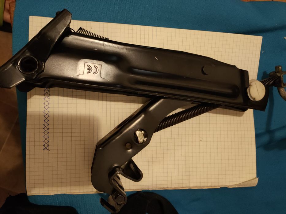 Домкрат для автомобіля Skoda, модель SK 250/252,