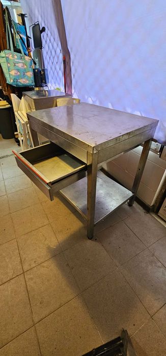 Mesa inox com gaveta