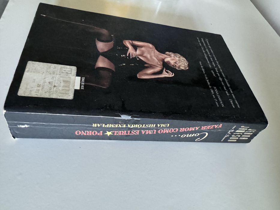 Vendo livro “fazer amor como uma estrela porn*’