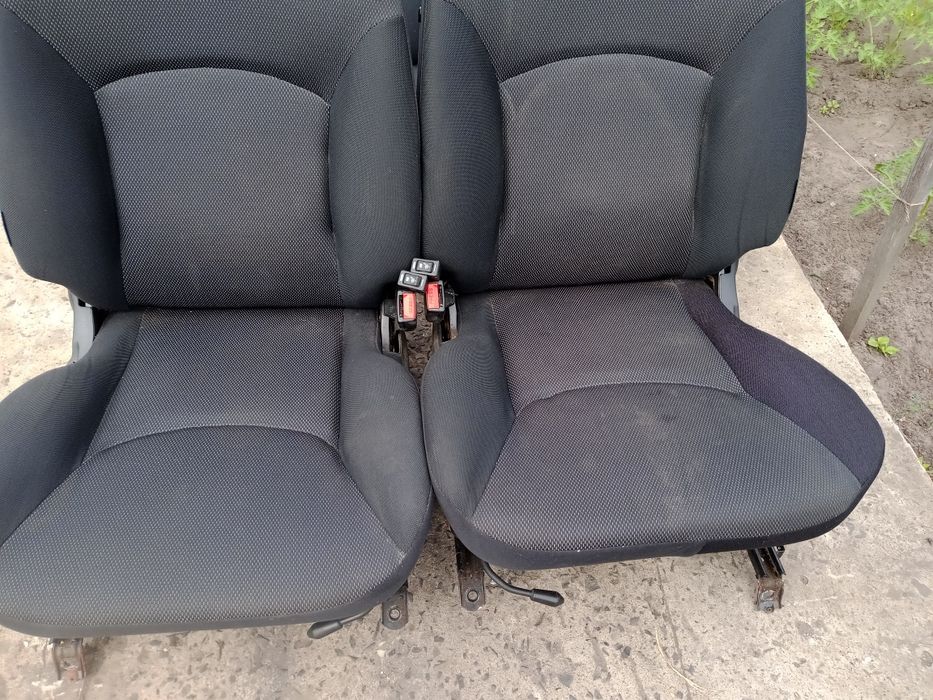 Салон чорний нісан терано 2