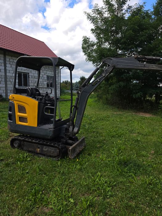 Minikoparka Volvo ec15