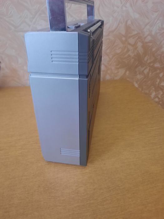 Радиоприёмник приймач Phillips D2813