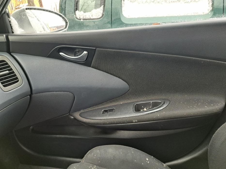 Nissan Primera 2004r