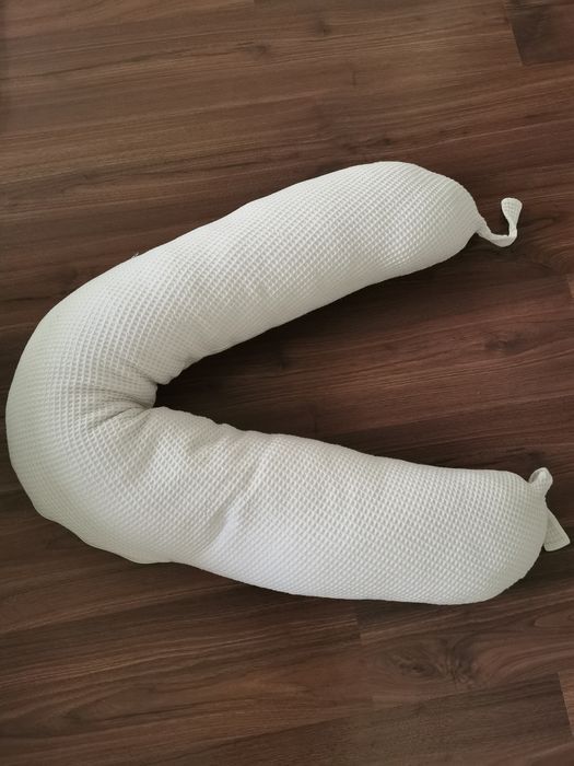 Poduszka dla kobiet w ciąży i rogal do karmienia