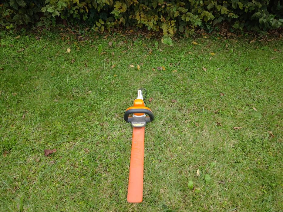 Nożyce Elektryczne do Żywopłotu Stihl HSE52