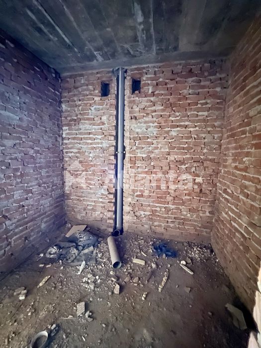 3  кімн, 1 поверх в районі ТЦ Депот