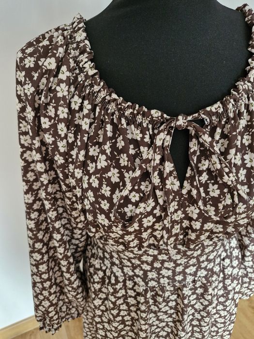 Sukienka midi rozcięcie kwiatuszki