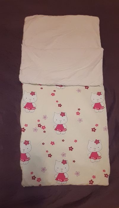 śpiworek dziecięcy 
Wymiary: 115cm × 55cm
Po bokach suwaki