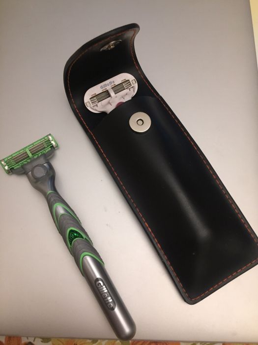 Gillette, кожаный чехол для станка