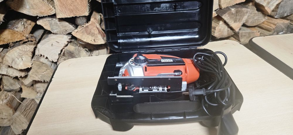 Serra Tico-Tico Black & Decker 620W (Autoselect) + Mala Original