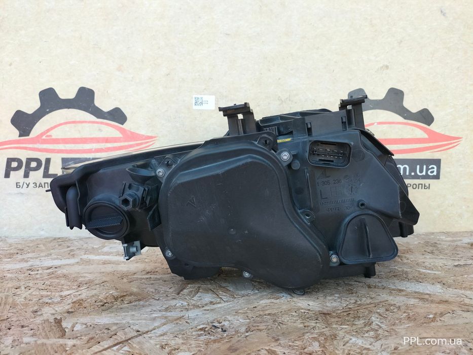 BMW 3 E92 E93 05-10 фара передняя левая ксенон неповоротная 7162127