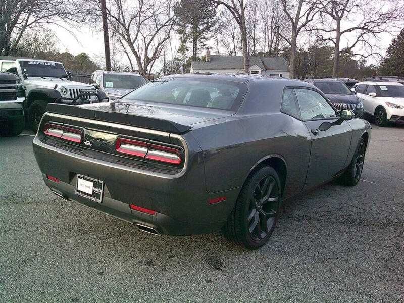 2022 Dodge Challenger SXT