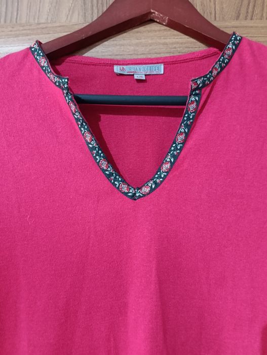 Ładny wiosenny T-shirt rozm M-L wymiary na fotkach