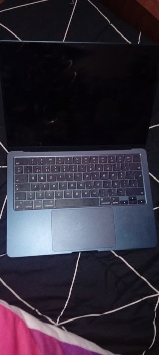 Macbook Air M3, 16GB
Sem nenhum problema totalmente novo
Motivo da venda é só por não usar