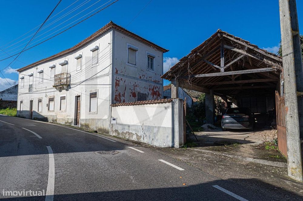 Moradia T10 com Terreno (ÁREA TOTAL 1143m2)  – Arneiro das Milhariças