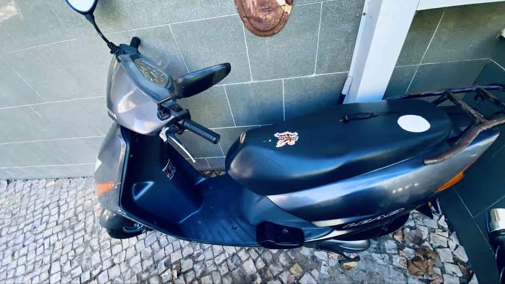 Mota  honda  lead 100