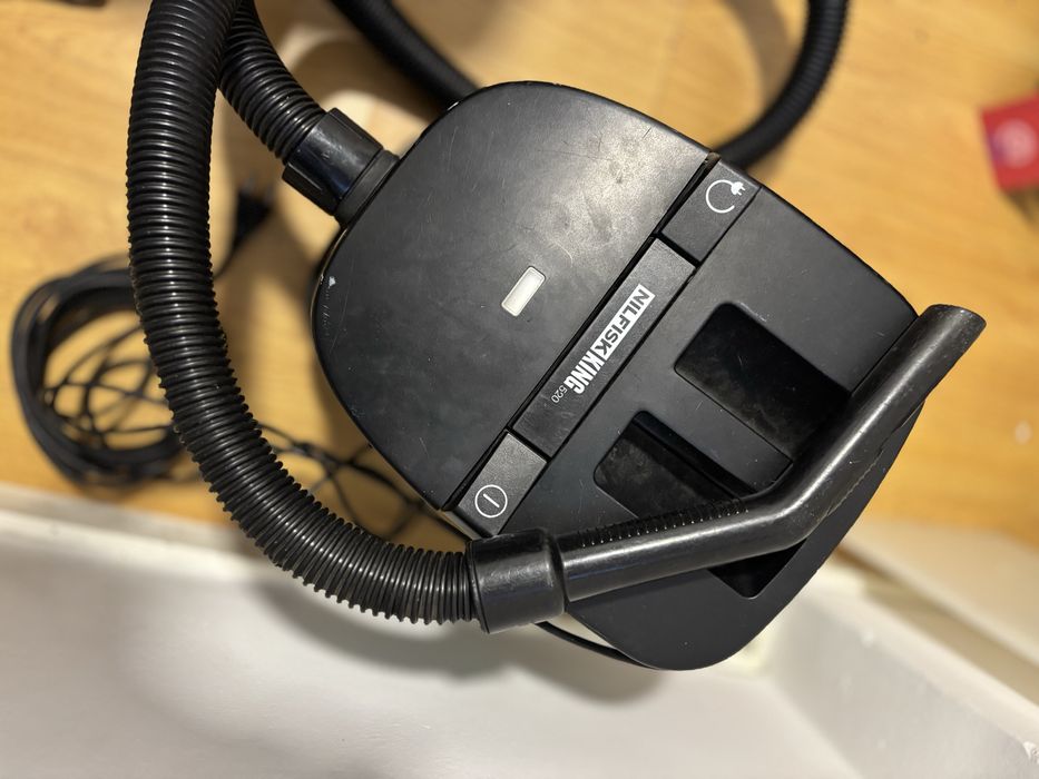 Aspirador de pó Nilfisk King 520