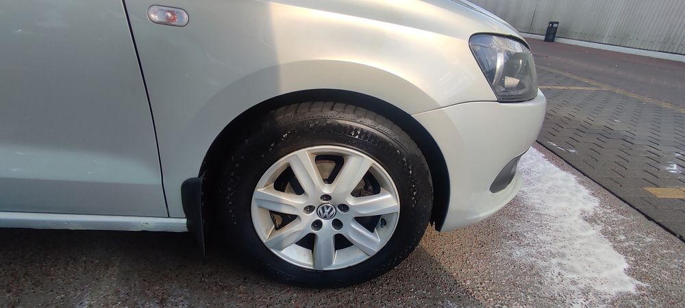 Volkswagen polo sedan