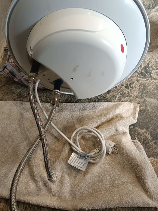 Vendo microondas 20 LT, e termoaculadpr de 50 lt . entrega em Elvas