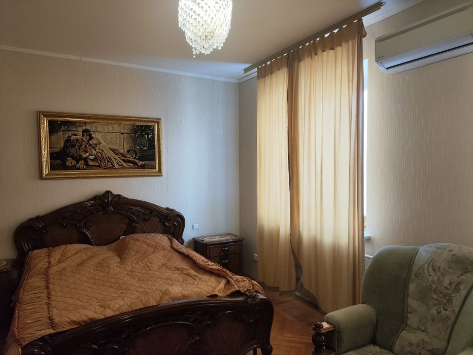 Будинок з меблями та технікою