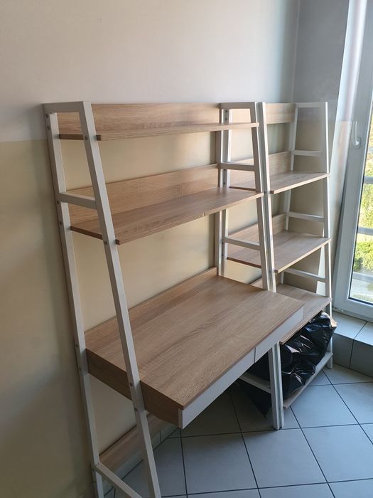Zestaw mebli biurko i regał