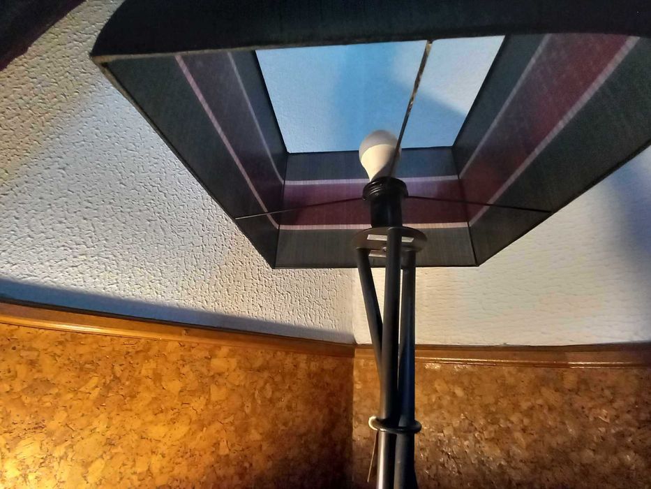 Candeeiro pé alto e de mesa cabeceira