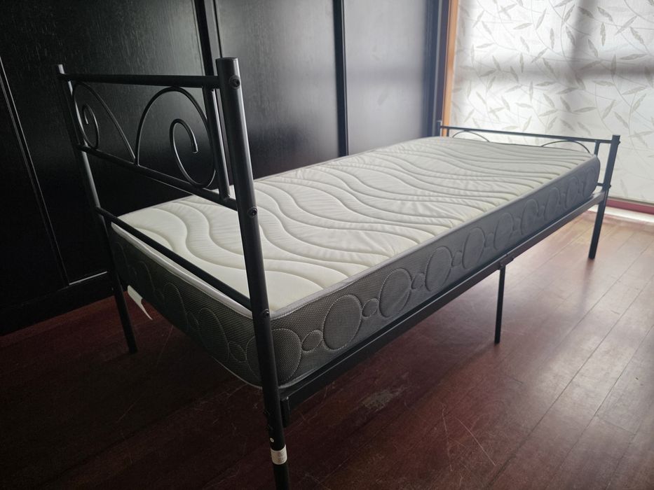 Cama de solteiro + colchão