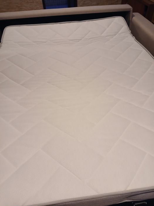 Sofá cama de casal como nova
