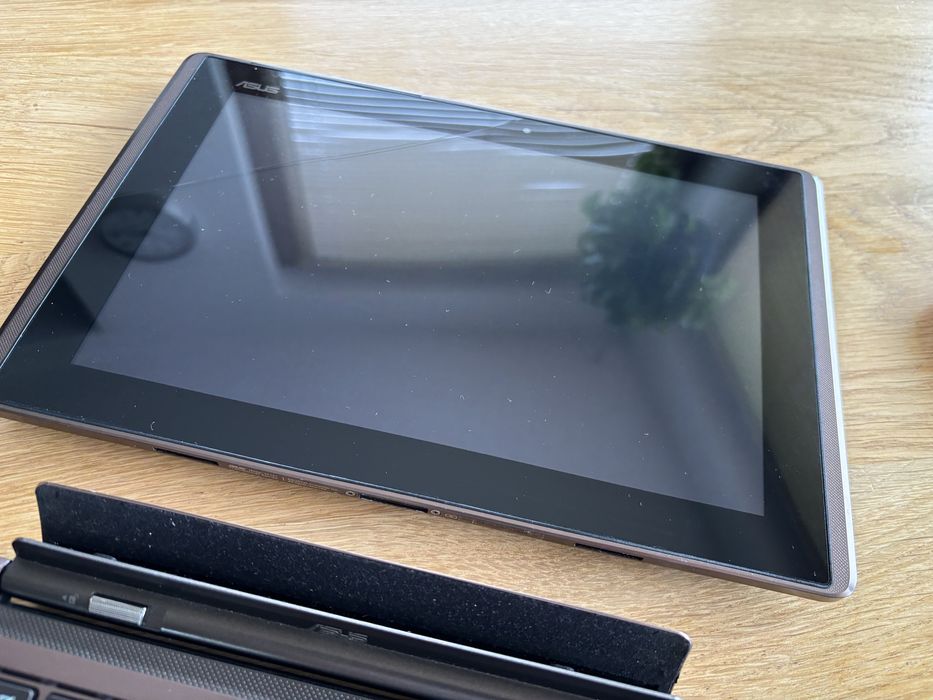 Asus EeePad Android tablet laptop transformer