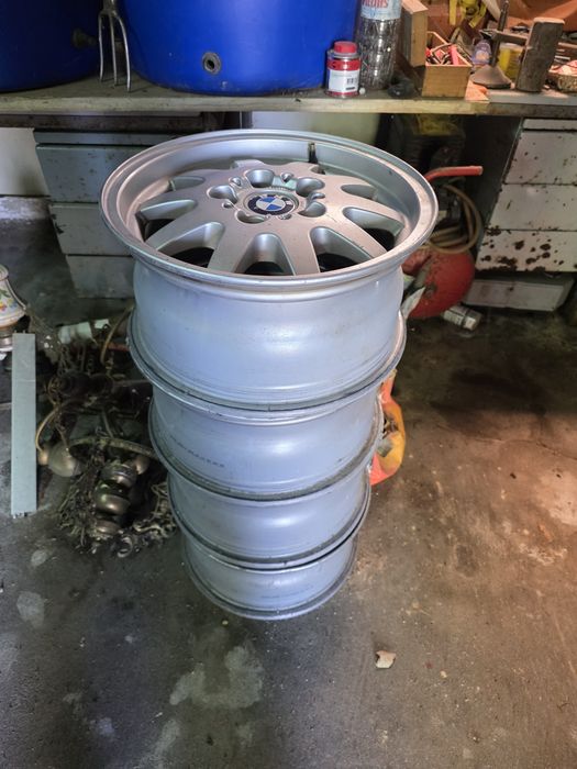 Conjunto de 4 Jantes Originais BMW 15" (7Jx15 H2) – Hayes Wheels – Ano 1997