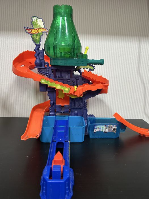 Трек Hot Wheels Лабораторія Зміни Колір хот вілс wils weels wills