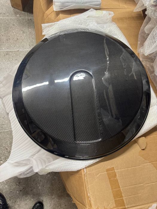 Карбоновая накладка на запасное колесо Mercedes Benz W465 W464 W463A