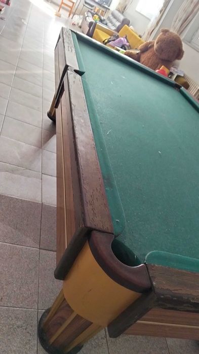 Vendo mesa de bilhar .