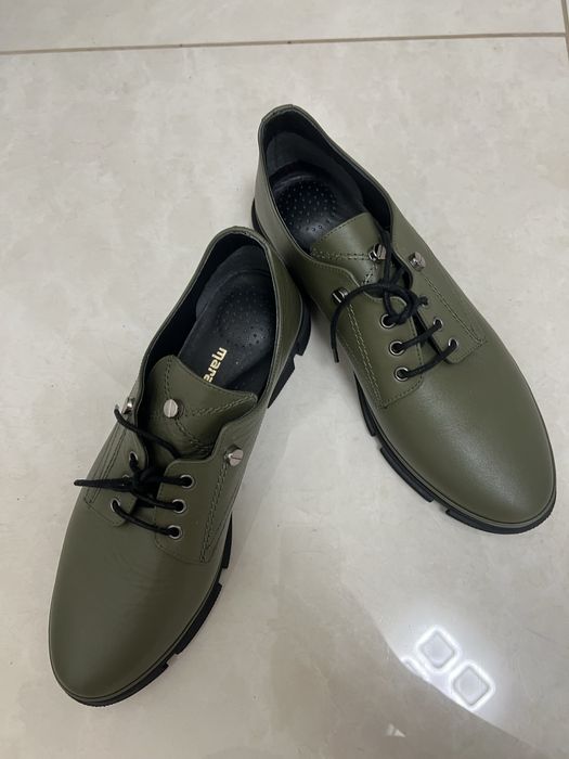 Продам шкірянітуфлі оливкового кольору