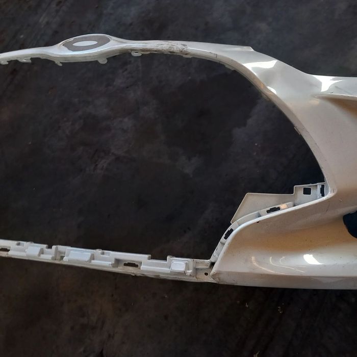 Para choques frente toyota yaris hybrid 2011 - 2020