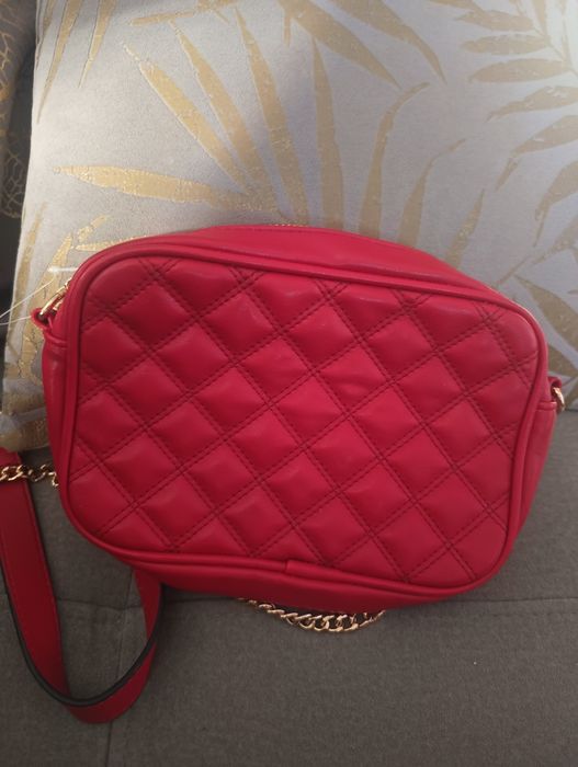 Czerwona listonoszka mała torebka na łańcuszku h&m