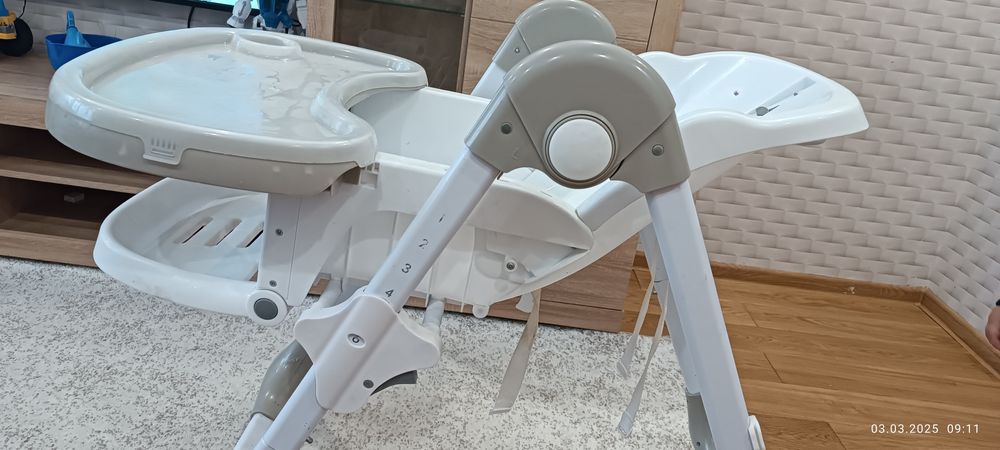 Стільчик для годування