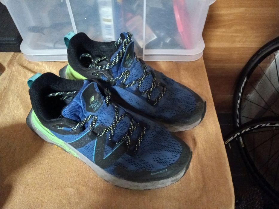 NEW BALANCE - obuwie biegowe trailowe, kolor niebieski wielokolorowe