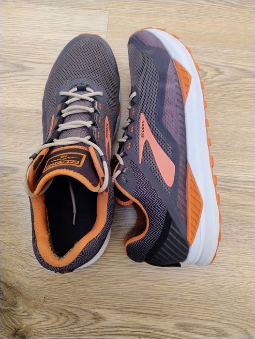 Brooks 48 розміру, 32 см, оригінал кросівки