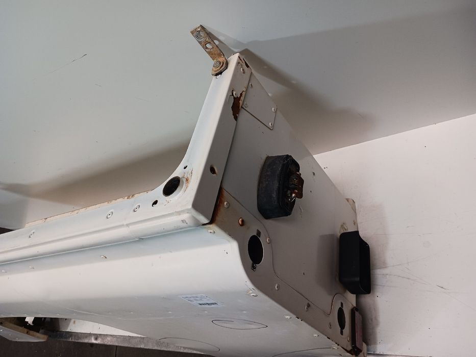 Painel trás esquerdo LAND ROVER Defender Chassis (L316)