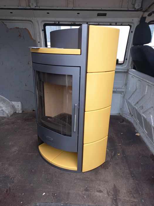 Piec wolnostojący marki Buderus 8 kw