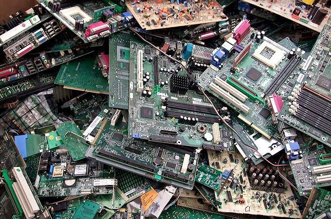 Recolho fios e cabos de cobre e material eletrônico