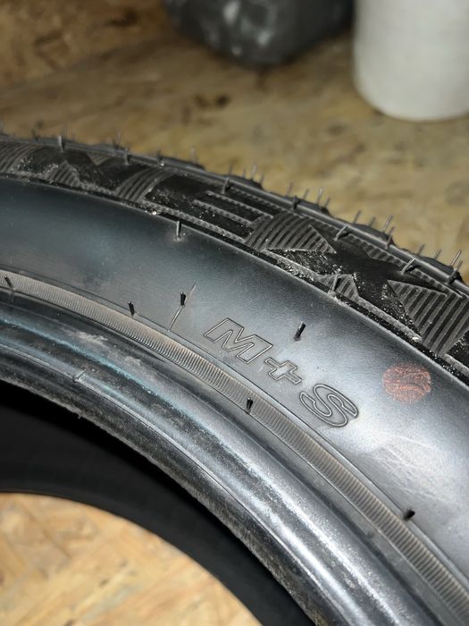 225/55/R18 Ідеал Nexen Roadian HTX RH 98V 7,5-8мм зима  2023 рік