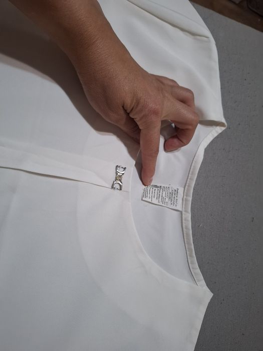 Białą bluzka damska